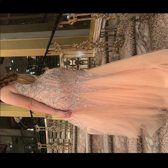 PROM DRESS - Picture 3 of 7